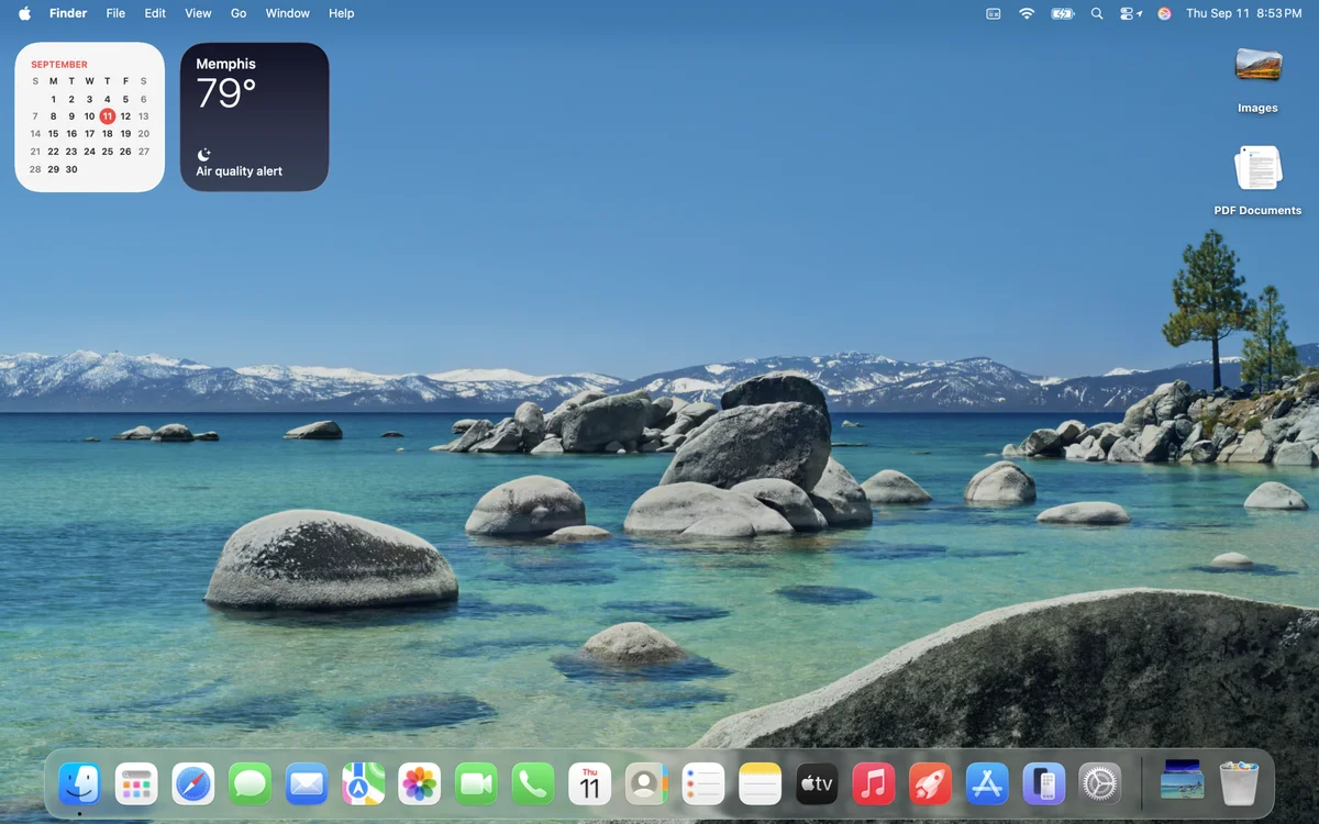 macOS 26 Tahoe — pulpit z Liquid Glass. Źródło: 512pixels.net